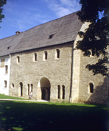 Karolingerzeitlicher Torbau des Konventsbezirks