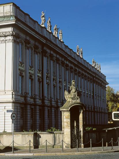 Residenzschloss Ansbach, Fassade zum Schlossplatz. Bild: &copy; Ansbach / TVF