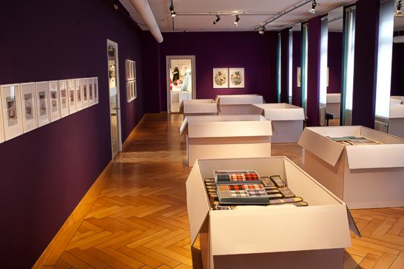 Welten in Schachteln © Textilmuseum St. Gallen