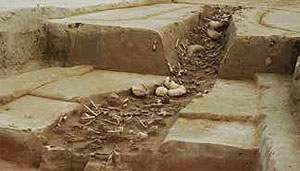 Teil des Grubenwerks in Herxheim während der Ausgrabung