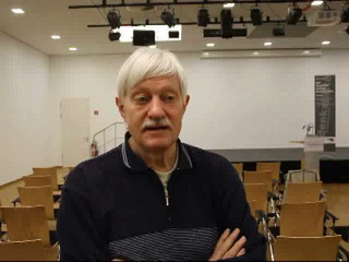 Dr. Peter Koppenhfer ber die Arbeit des Vereins KZ-Gedenksttte Mannheim-Sandhofen