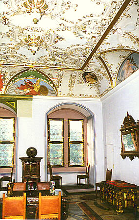 Deckendekoration im Weißen Zimmer