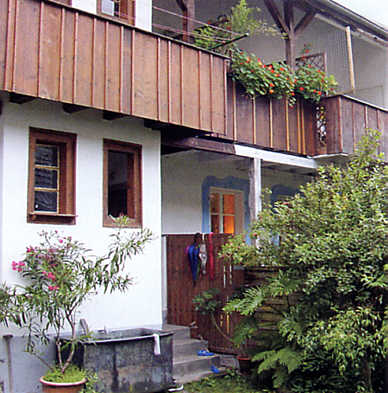 Ehem. Arbeiterwohnhaus in Hausen im Wiesental, Gartenansicht