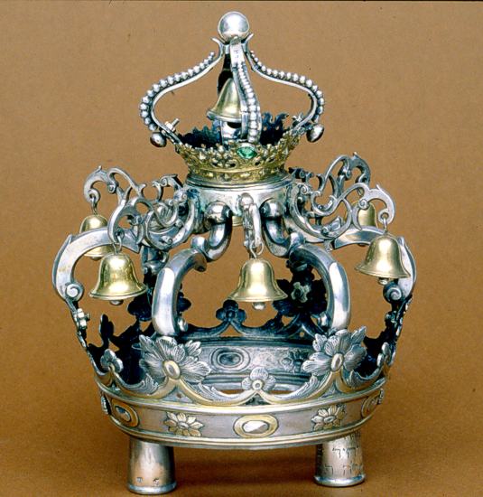 Krone. Hamburg (Deutschland). 1782. Silber, teilweise vergoldet, getrieben, gegossen, punziert, H 23.5, Ø 17.5 cm. Familiensammlung Gross