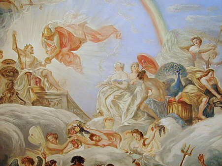 Jupiter und der Götterbote Hermes (links) sowie die Göttinnen Juno (mit dem Pfau) und Minerva (mit dem Sonnenschirm)