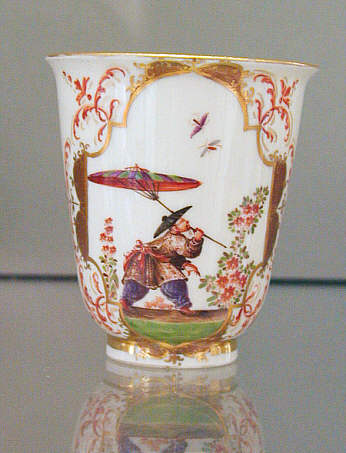 Schokoladebecher. Mei&szlig;ner Porzellan, um 1721/22, aus dem Service f&uuml;r Ludwig Georg von Baden-Baden 