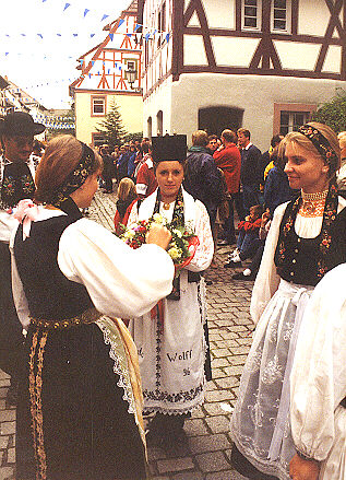 Trachtenm&auml;dchen aus Eckartsweier