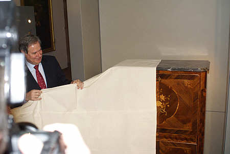 Kieser-Schreibschrank bei der Enthüllung