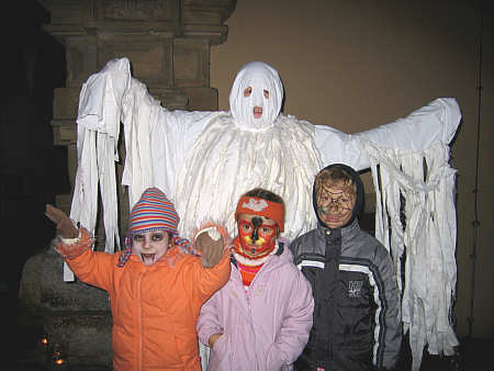 Ein Spa� f�r gro�e und kleine Kinder: Mystische Nacht im Weikersheimer Schloss