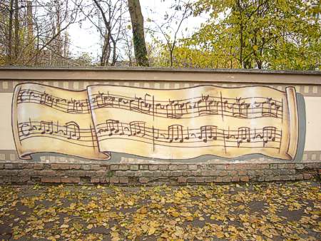 Graffity-Notenspur in der Leipziger K�the-Kollwitz-Stra�e. Bild: LTM-Schmid