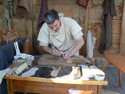 Römischer Schuhmacher (Foto: Ursula Heimes)