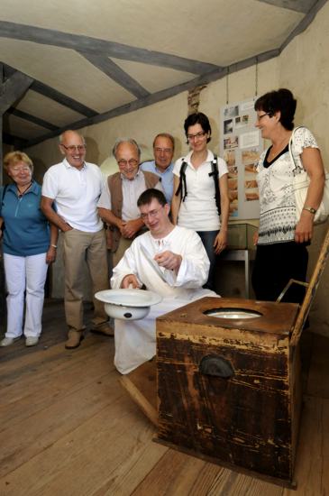 Ausstellung *drauf geschissen.. * in Schloss Rochlitz