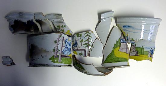 Fayenceübertopf 18. Jahrhundert im Mainfränkischen Museum Würzburg