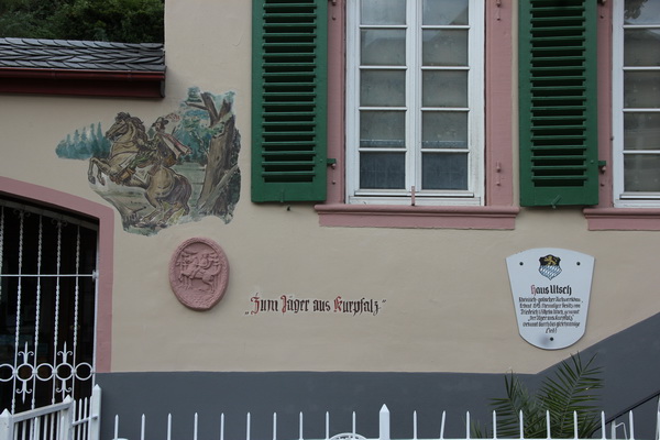 In Bacharach gilt der Forstmeister Friedrich Wilhelm Utsch als "J&auml;ger aus Kurpfalz". Das aber ist doch wohl eher Kuradministrator Johann Casimir. 