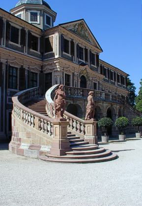 Schloss Favorite bei Rastatt, Gartenseite mit Freitreppe