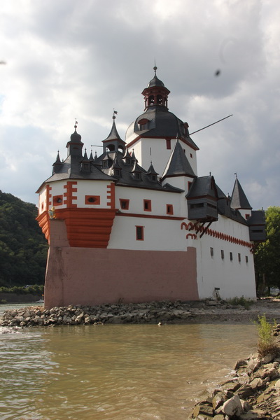 Pfalzgrafenstein, stromabw&auml;rts gesehen