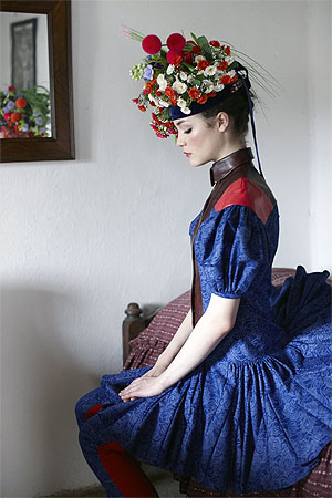 Designer und Künstler interpretieren den Blaudruck auf neue Weise, wie Anna Laura Hegedüs /PIROSHKA (ungarische Designerin)