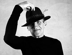 Die Fotokünstlerin Cemile Cemci machte sich mit ihrem Selbstporträt slbst zu einem Teil der Ausstellung (Bild oben). Foto: Cemile Cemi (auch Bild unten).