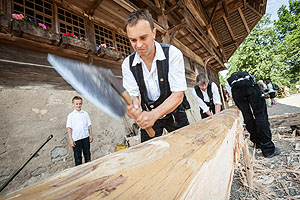 Saisonstart der Freilichtmuseen in Baden-Württemberg: Unter dem Thema „Wenn einer eine Reise tut“ begeht das Freilichtmuseums Vogtsbauernhof in Gutach am 3. April den Saisonauftakt aller Freilichtmuseen im Land. Foto: Schwarzwälder Freilichtmuseum Vogtsbauernhof, Hans-Jörg Haas
