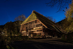 Abendstimmung am Vogtsbauernhof. Foto: Schwarzwälder Freilichtmuseum Vogtsbauernhof, Hans-Jörg Haas 