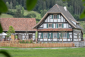 Einen Einblick in die Schwarzwälder Sagenlandschaft erhalten die Besucher des Schwarzwälder Freilichtmuseums Vogtsbauernhof am 17. September unter anderem bei der Lesung von Willi Keller in der Winzerstube beim Ortenauhaus. Foto: Schwarzwälder Freilichtmuseum Vogtsbauernhof, Hans-Jörg Haas