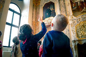 Schloss Bruchsal, Kinder im Schloss. Foto: Hügelhelden/Stephan Gilliar.