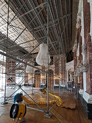Schloss Mannheim, Rittersaal mit Gerüsteinbau. Foto: kulturer.be