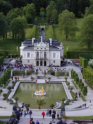 Schloss Linderhof, Frontseite