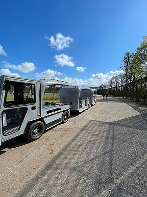 Die Solarbahn im Schlossgarten Schwetzingen. Standort vor den Laubengängen