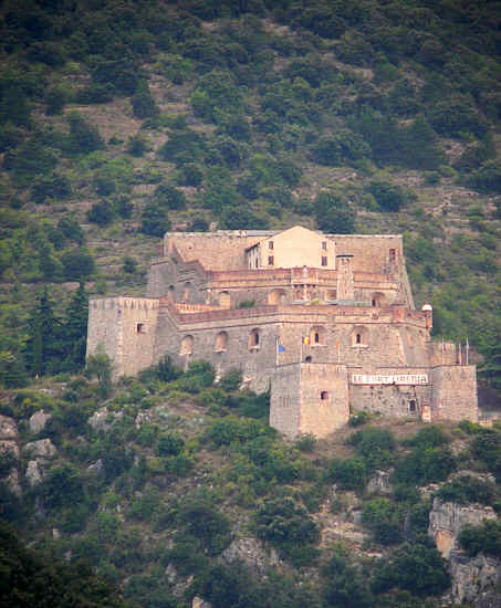 Das Fort Liberia über der Stadt Villefranche de Conflent